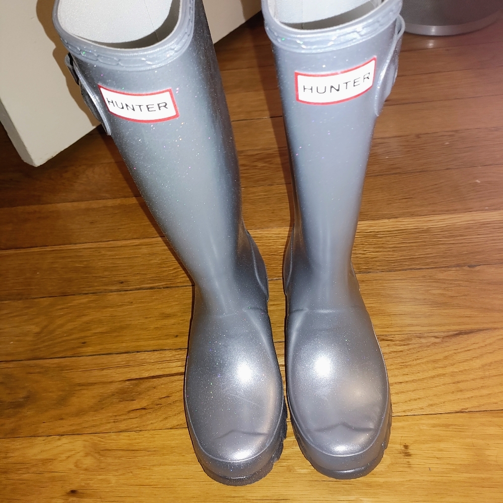 NWOT- Hunter Big Kids Original Tall Shinny Rain Boots
